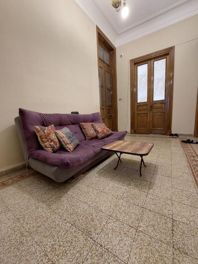 Room No5 A Private Room With Balcony For Men Only And No Ladies Allowed غرفة خاصة للرجال فقط ممنوع السيدات アレクサンドリア エクステリア 写真